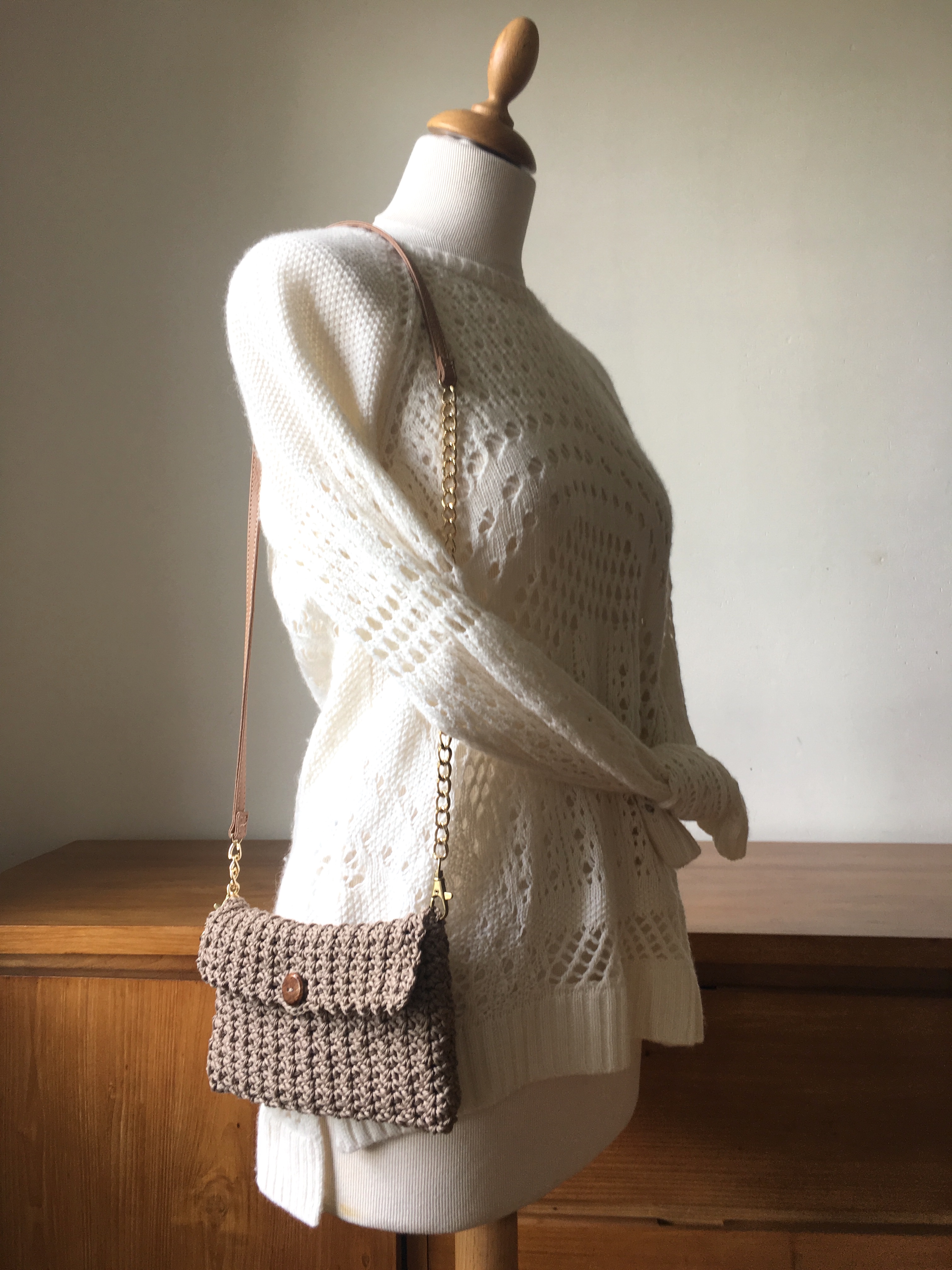 Crochet Clutch Bag Pattern - Easy Crochet