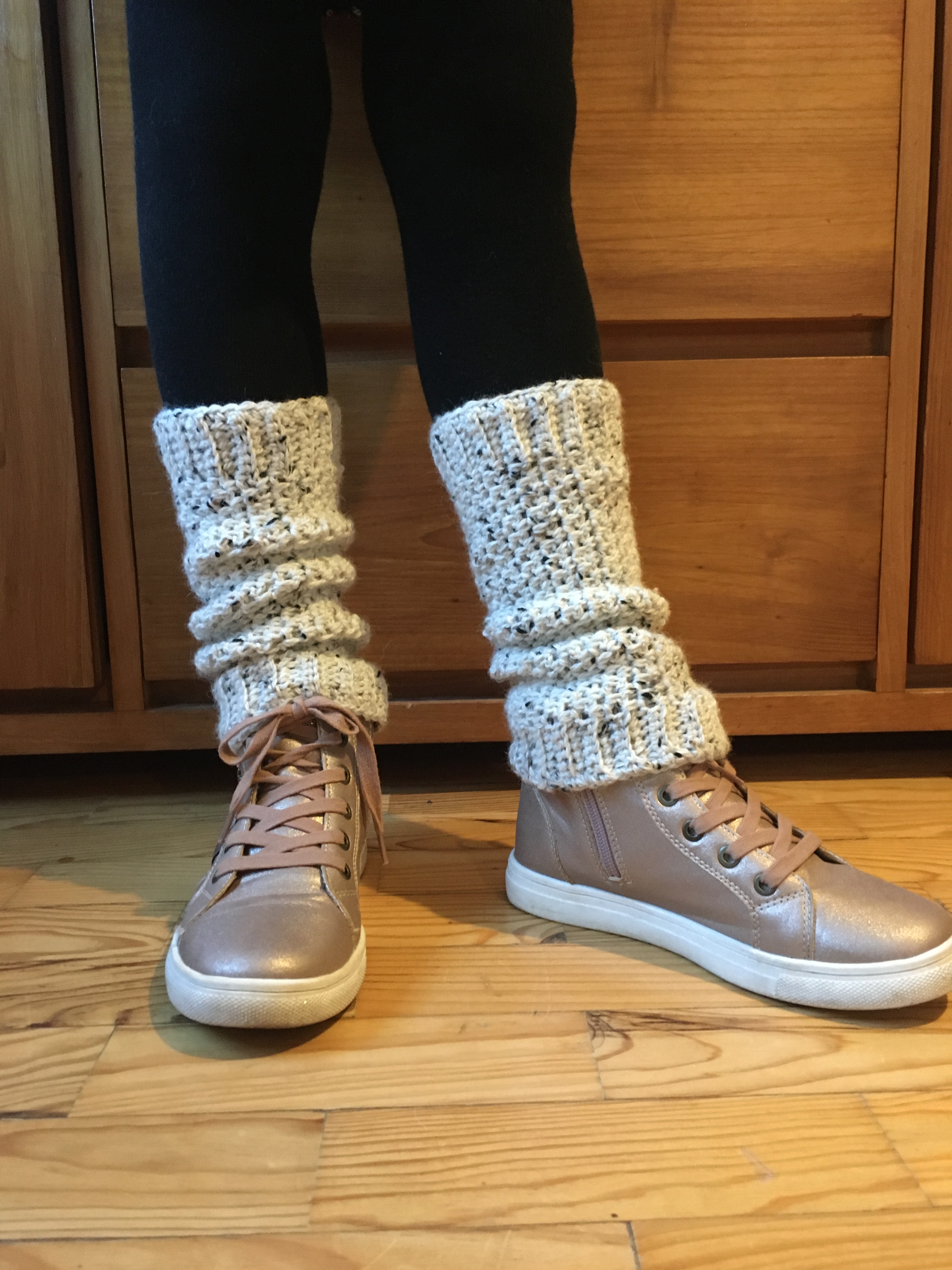 Stretchy crochet legwarmers, easy, side to side – Le coin paisible